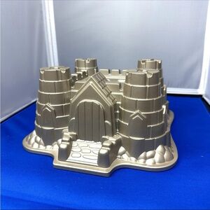 Nordic Ware Castle Bundt 10 Cup Cake Pan Mold Cast Fun Children Boy Birthday F6